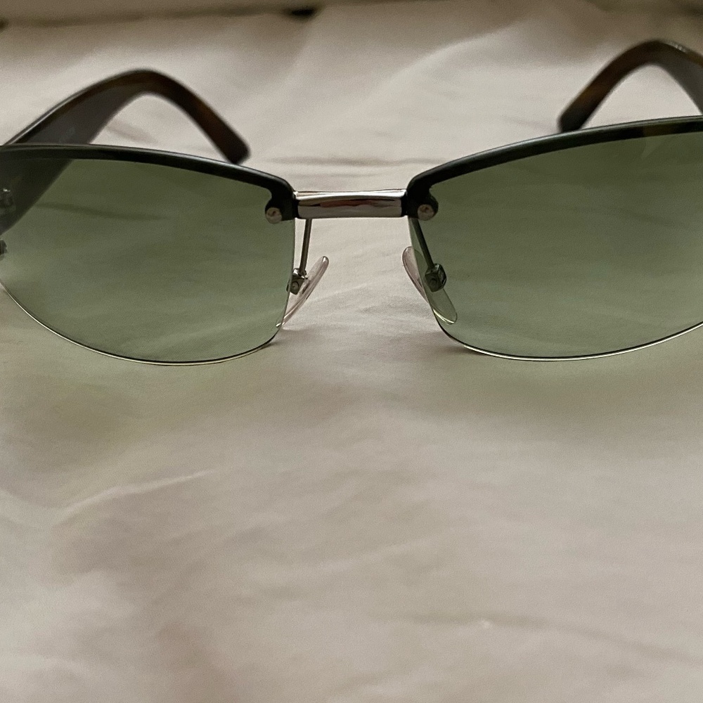 Gucci Sunglasses With Gucci Case